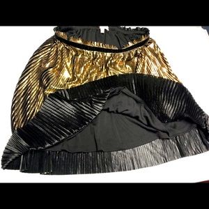 Girls Gold and Black Pleated Skirt